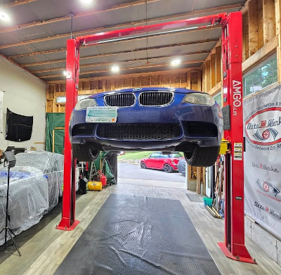 2011 BMW M3 on Amgo OHX-10H Height and width adjustable Gordon